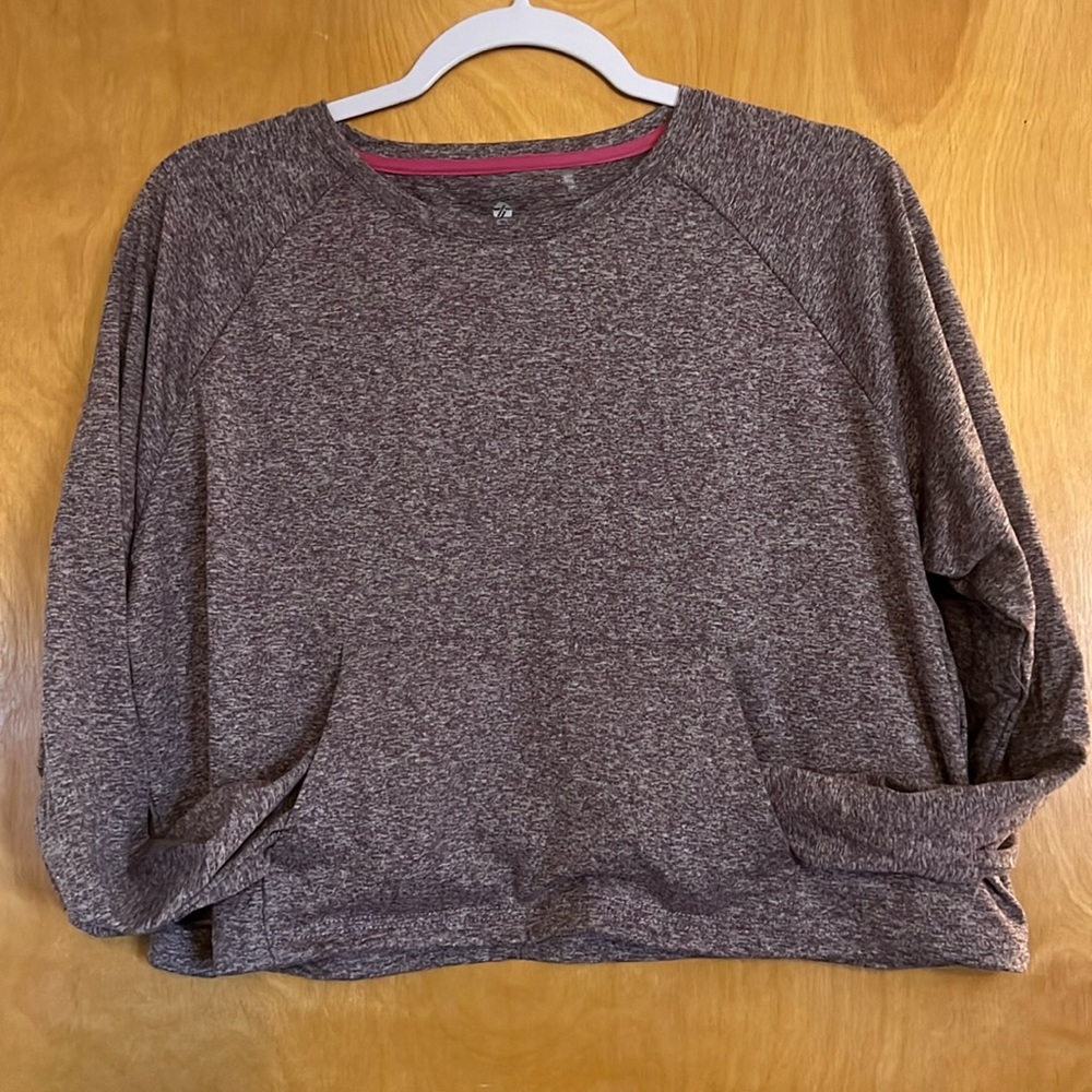 Tag Athletics - size GL (girls large?)